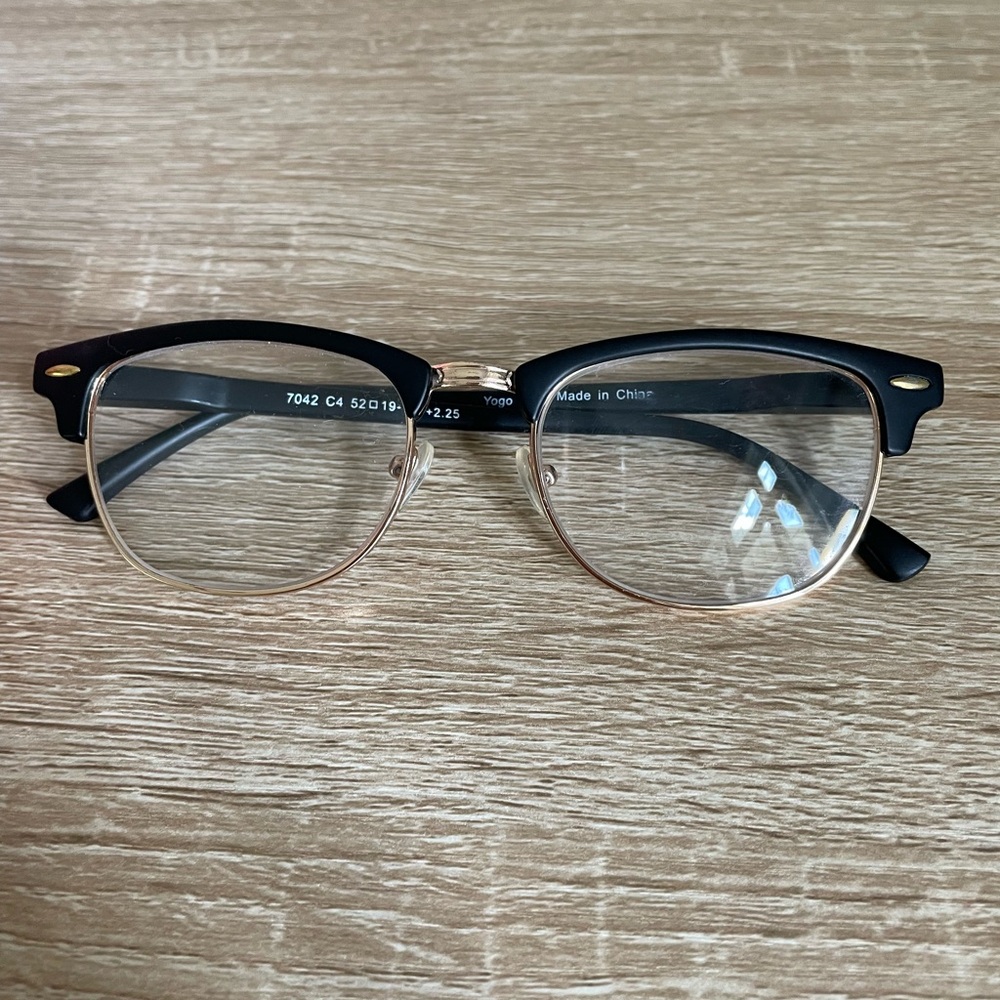 +2.25 Readers Stylish Black and Gold Glasses